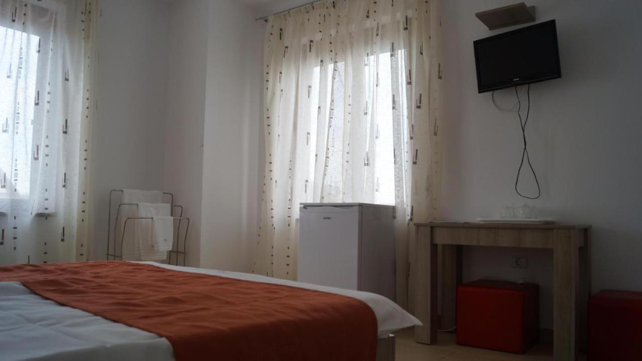 Hotel Bourbon Vama Veche Extérieur photo